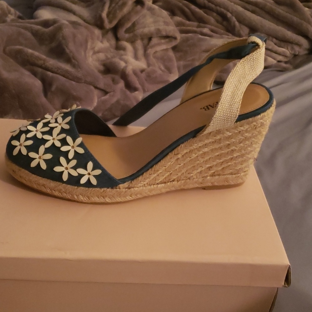 Wedge shoes